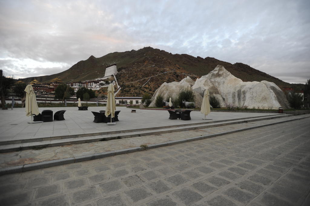 Wanrun International Resort Hotel In Tibet Xigaze Esterno foto
