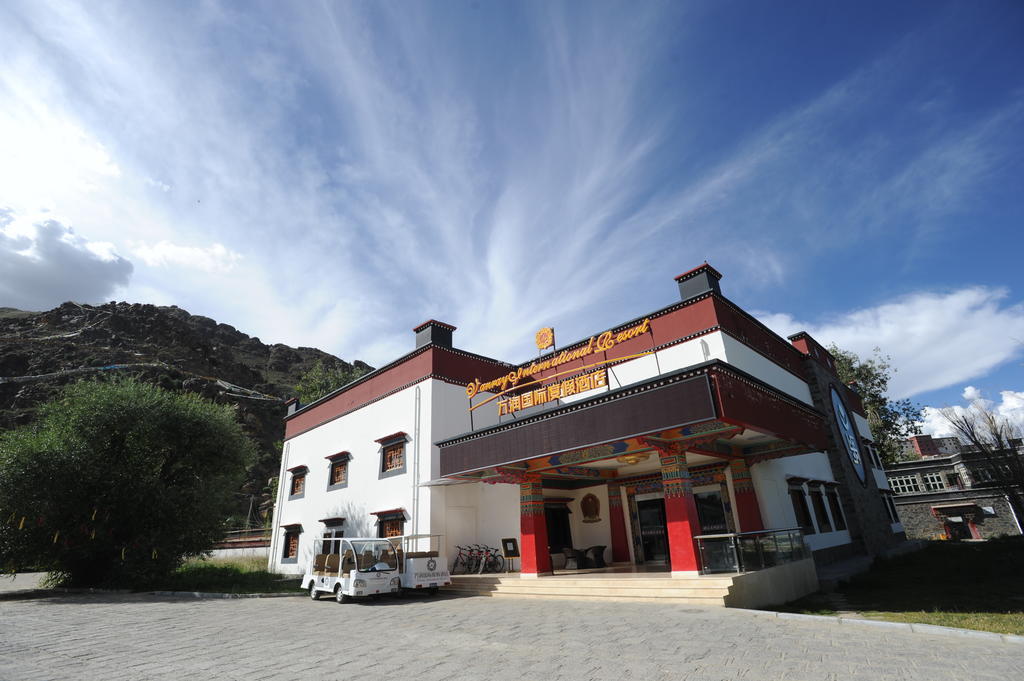 Wanrun International Resort Hotel In Tibet Xigaze Esterno foto